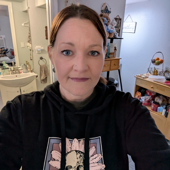 Meet your Posher, Ever - Picture 2 of 3